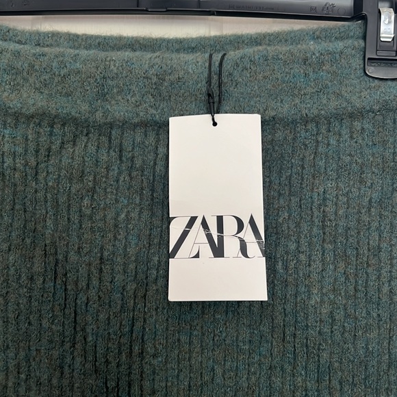 Zara Green Knit Skirt - Picture 3 of 3